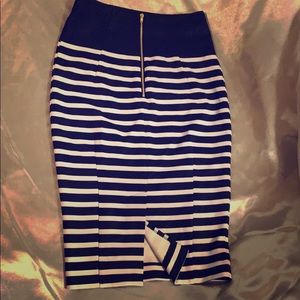 H&M navy striped pencil skirt! Size 4!